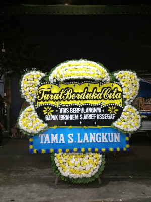 Papan Bunga Duka di Nambo Udik